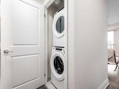 317-25 Baker Hill Blvd, Whitchurch-Stouffville, ON - Indoor Photo Showing Laundry Room