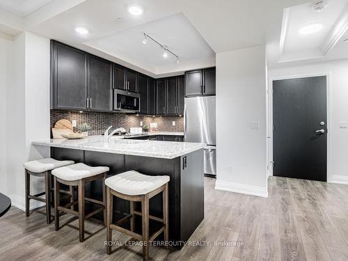 317-25 Baker Hill Blvd, Whitchurch-Stouffville, ON - Indoor Photo Showing Kitchen With Upgraded Kitchen