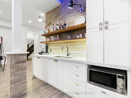 20 Country Club Cres, Uxbridge, ON - Indoor Photo Showing Kitchen