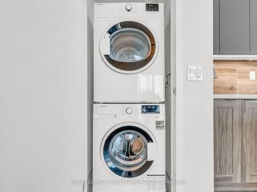 3707-2908 Highway 7, Vaughan, ON - Indoor Photo Showing Laundry Room