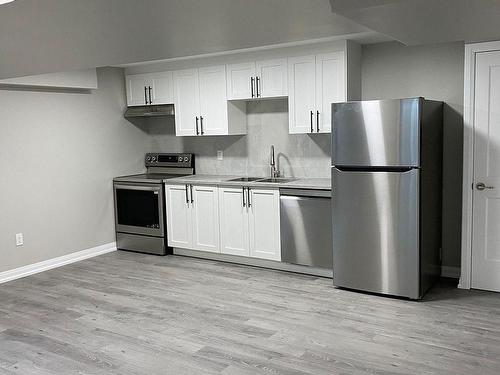 34 Del Ray Cres, Wasaga Beach, ON - Indoor Photo Showing Kitchen