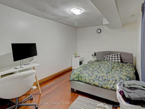 10 Burnfield Ave, Toronto, ON - Indoor Photo Showing Bedroom