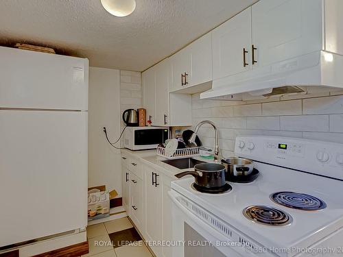 10 Burnfield Ave, Toronto, ON - Indoor Photo Showing Kitchen