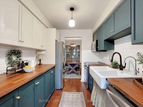 87 Hanton Cres, Caledon, ON - Indoor Photo Showing Kitchen With Double Sink With Upgraded Kitchen