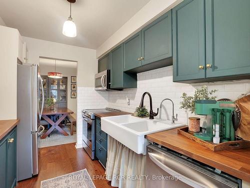 87 Hanton Cres, Caledon, ON - Indoor Photo Showing Kitchen With Double Sink With Upgraded Kitchen