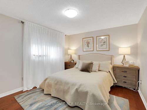 87 Hanton Cres, Caledon, ON - Indoor Photo Showing Bedroom