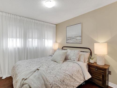 87 Hanton Cres, Caledon, ON - Indoor Photo Showing Bedroom