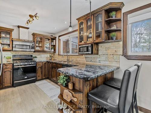 20 Marion St, Caledon, ON - Indoor Photo Showing Kitchen