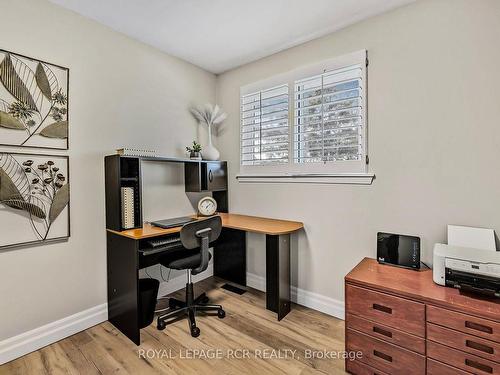 20 Marion St, Caledon, ON - Indoor Photo Showing Office