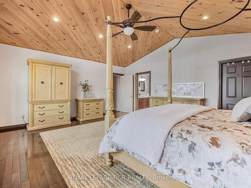 20 Marion St, Caledon, ON - Indoor Photo Showing Bedroom