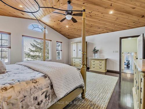 20 Marion St, Caledon, ON - Indoor Photo Showing Bedroom