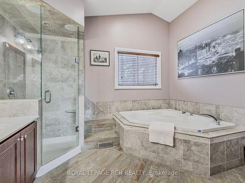 20 Marion St, Caledon, ON - Indoor Photo Showing Bathroom