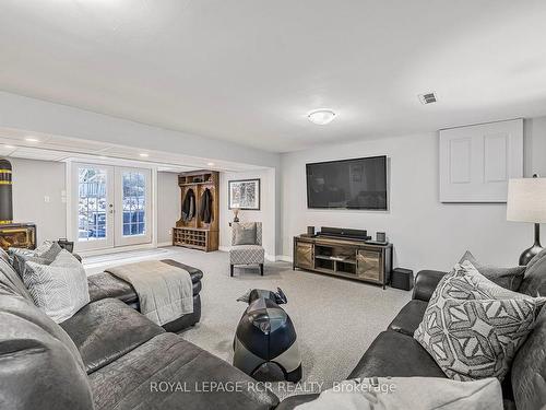 20 Marion St, Caledon, ON - Indoor Photo Showing Living Room