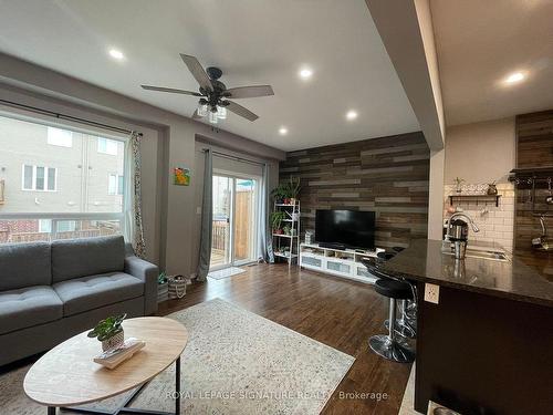 5077 Alyssa Dr, Lincoln, ON - Indoor Photo Showing Living Room