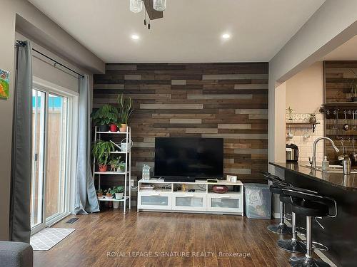 5077 Alyssa Dr, Lincoln, ON - Indoor Photo Showing Living Room