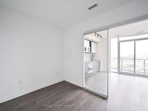 1807-36 Zorra St, Toronto, ON - Indoor Photo Showing Other Room