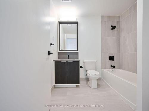 1807-36 Zorra St, Toronto, ON - Indoor Photo Showing Bathroom