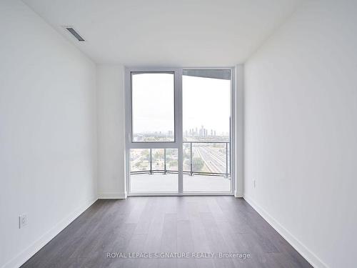 1807-36 Zorra St, Toronto, ON - Indoor Photo Showing Other Room