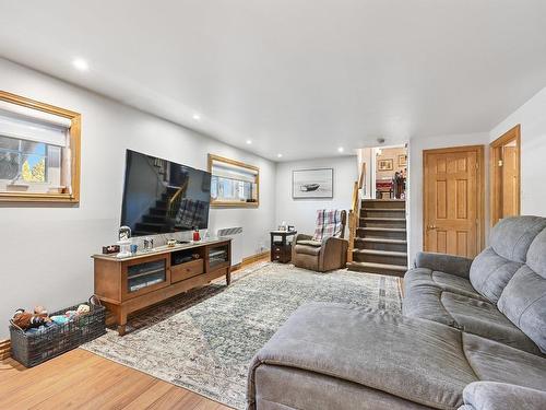 Salle familiale - 1000 Rue Girard, Beloeil, QC - Indoor Photo Showing Living Room