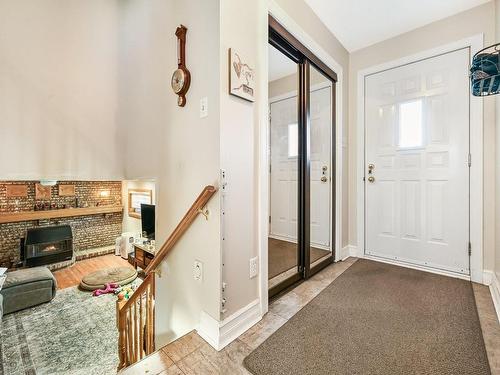 Hall d'entrÃ©e - 1000 Rue Girard, Beloeil, QC - Indoor Photo Showing Other Room With Fireplace