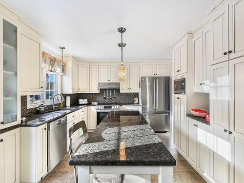 Cuisine - 1000 Rue Girard, Beloeil, QC - Indoor Photo Showing Kitchen With Upgraded Kitchen