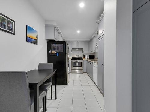 Kitchen - 304-6800 Av. Macdonald, Côte-Saint-Luc, QC - Indoor Photo Showing Other Room