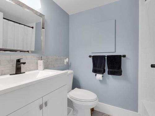 Ensuite bathroom - 304-6800 Av. Macdonald, Côte-Saint-Luc, QC - Indoor Photo Showing Bathroom