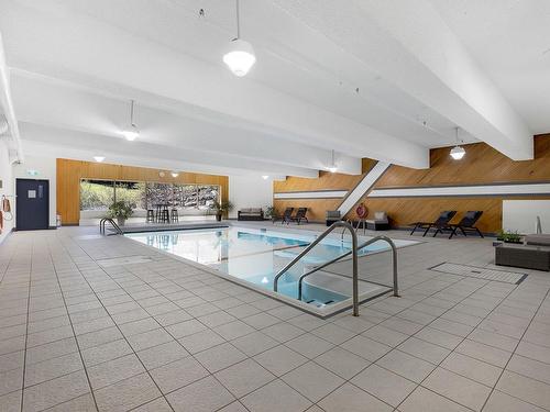 Pool - 304-6800 Av. Macdonald, Côte-Saint-Luc, QC - Indoor Photo Showing Other Room With In Ground Pool