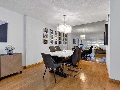 Dining room - 304-6800 Av. Macdonald, Côte-Saint-Luc, QC - Indoor Photo Showing Dining Room