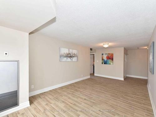 710-4460 Tucana Crt, Mississauga, ON - Indoor Photo Showing Other Room