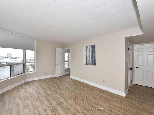 710-4460 Tucana Crt, Mississauga, ON - Indoor Photo Showing Other Room