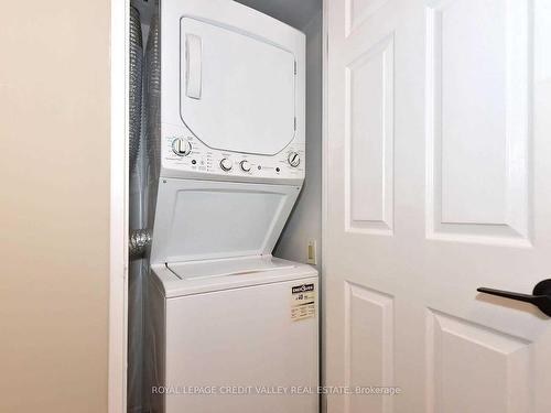 710-4460 Tucana Crt, Mississauga, ON - Indoor Photo Showing Laundry Room