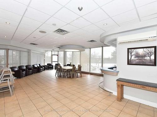 710-4460 Tucana Crt, Mississauga, ON - Indoor Photo Showing Other Room