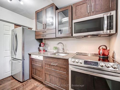 14902 Mount Pleasant Rd, Caledon, ON - Indoor Photo Showing Kitchen