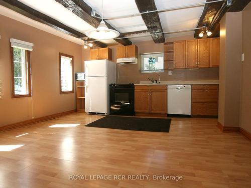 14902 Mount Pleasant Rd, Caledon, ON - Indoor Photo Showing Kitchen