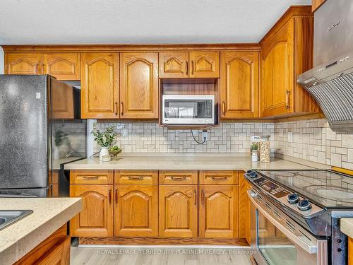 46 Deerpath Dr, Guelph, ON - Indoor Photo Showing Kitchen