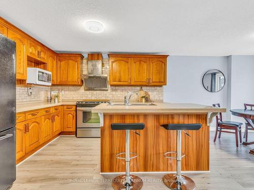 46 Deerpath Dr, Guelph, ON - Indoor Photo Showing Kitchen