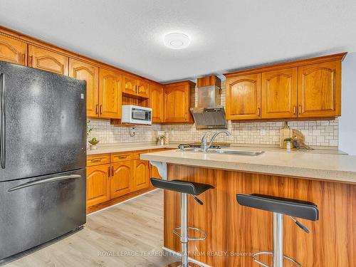 46 Deerpath Dr, Guelph, ON - Indoor Photo Showing Kitchen With Double Sink