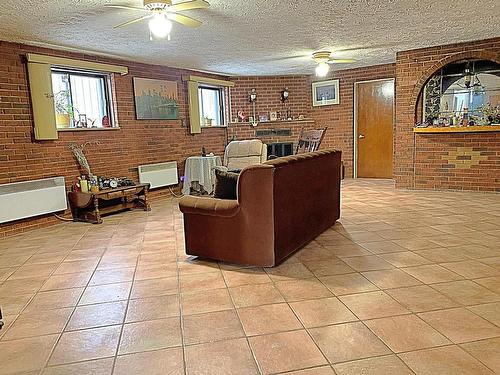 Family room - 11645 19E Avenue (R.-D.-P.), Montréal (Rivière-Des-Prairies/Pointe-Aux-Trembles), QC - Indoor Photo Showing Other Room