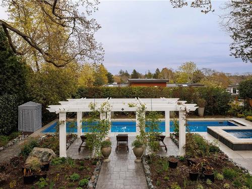 1745 Rockland Ave, Victoria, BC 