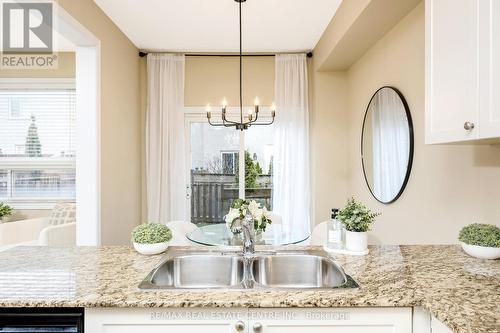 2459 Old Brompton Way, Oakville, ON - Indoor Photo Showing Kitchen With Double Sink With Upgraded Kitchen