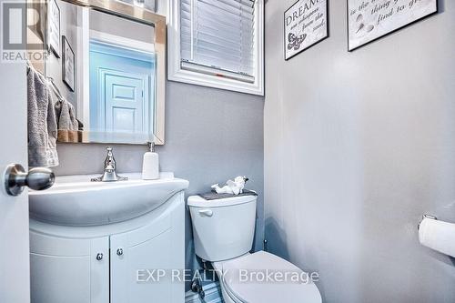 3499 Ellengale Drive, Mississauga, ON - Indoor Photo Showing Bathroom