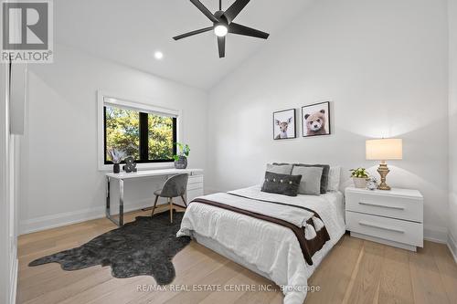 6614 Gore Road, Puslinch, ON - Indoor Photo Showing Bedroom