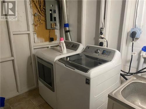 119 Shelley Drive, Sudbury, ON - Indoor Photo Showing Laundry Room