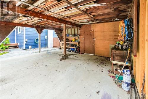 628 Johnstone Road, Nelson, BC - Indoor Photo Showing Garage