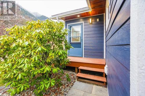 628 Johnstone Road, Nelson, BC - Outdoor With Exterior