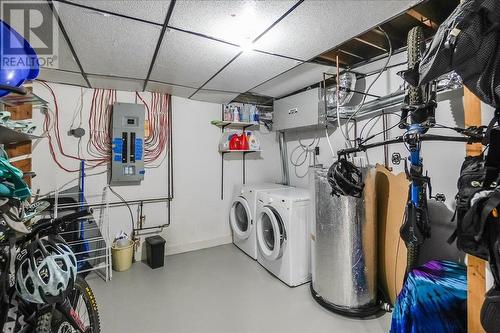 628 Johnstone Road, Nelson, BC - Indoor Photo Showing Laundry Room