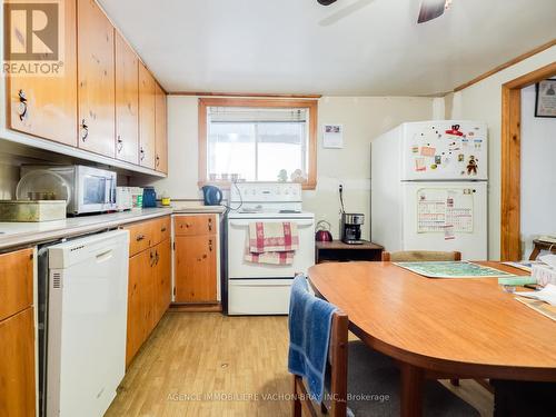 4051 County Rd 34 Road W, South Glengarry, ON - Indoor Photo Showing Kitchen