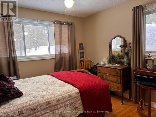 105 Wellington Street S, Gravenhurst (Muskoka (S)), ON - Indoor Photo Showing Bedroom