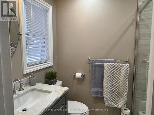 105 Wellington Street S, Gravenhurst (Muskoka (S)), ON - Indoor Photo Showing Bathroom